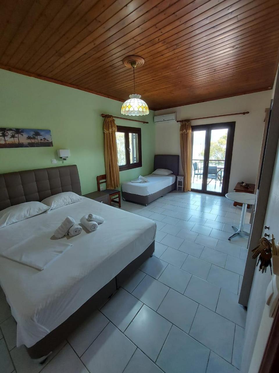 Hotel de apartamente Mavra 2*