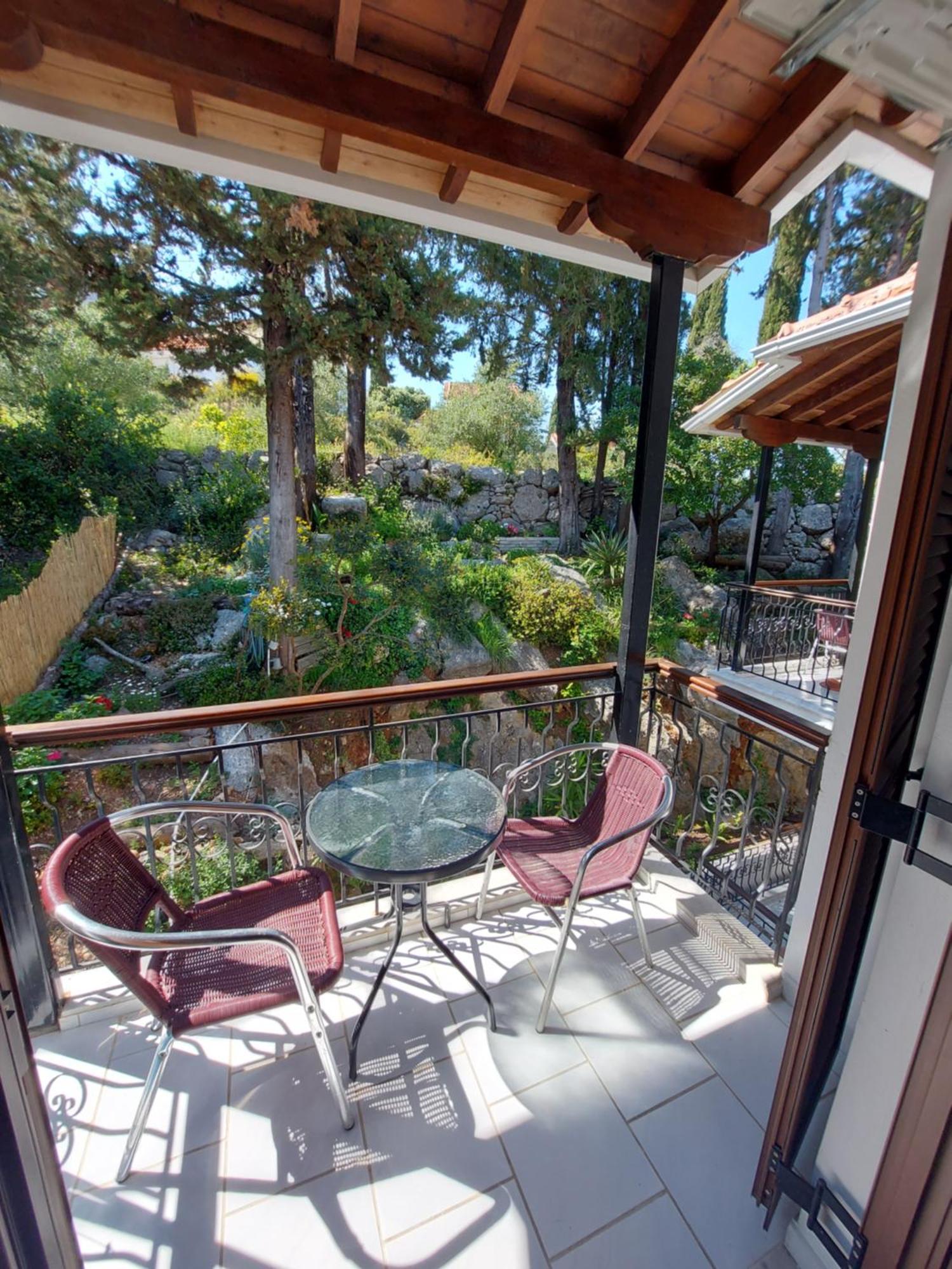 Mavra Hotel de apartamente