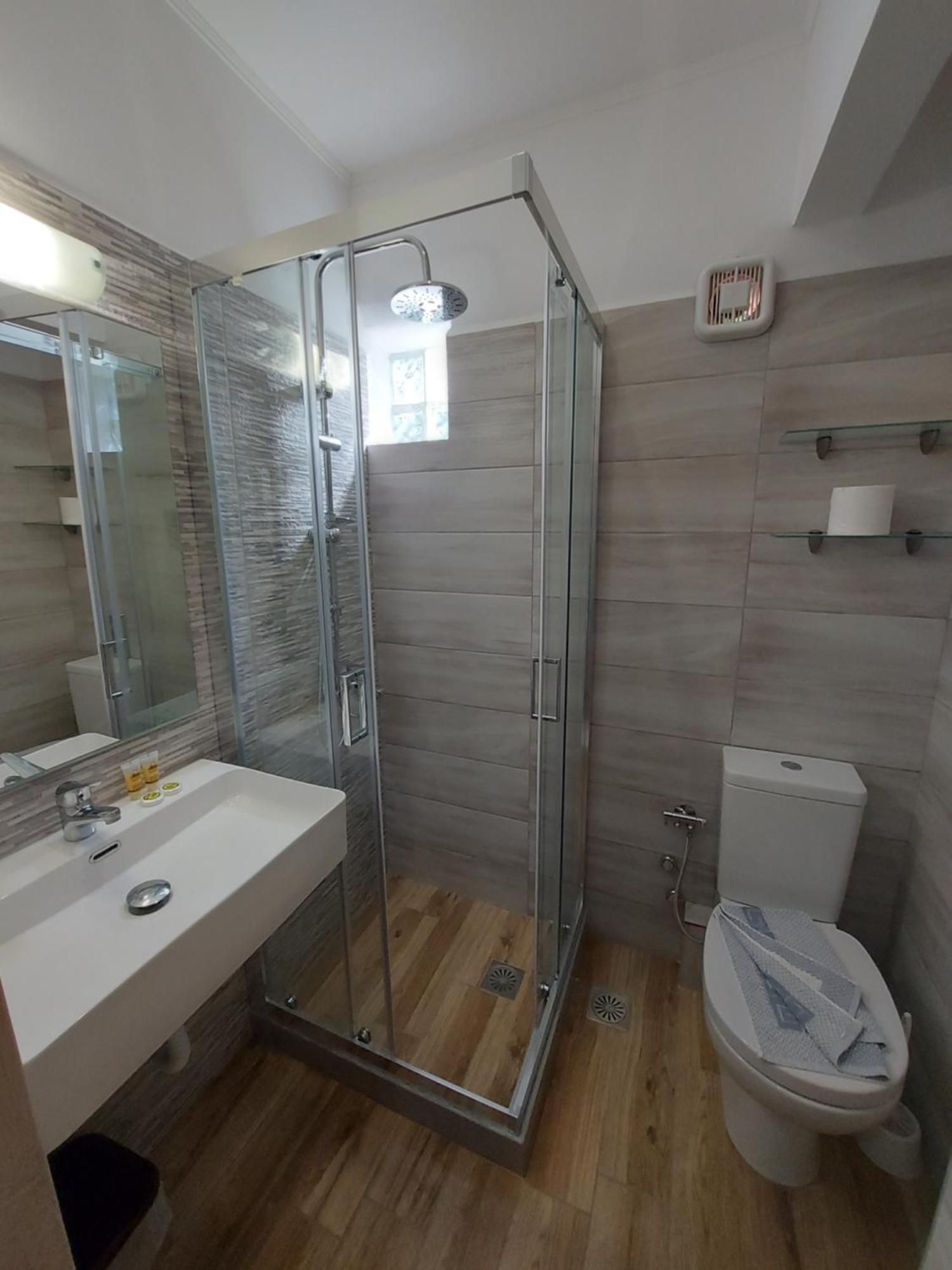 Hotel de apartamente Mavra 2*