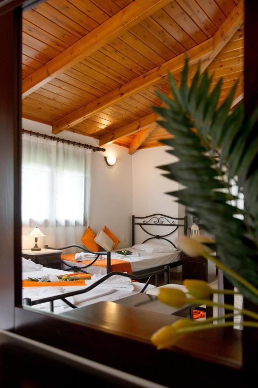 Mavra Hotel de apartamente Ligia
